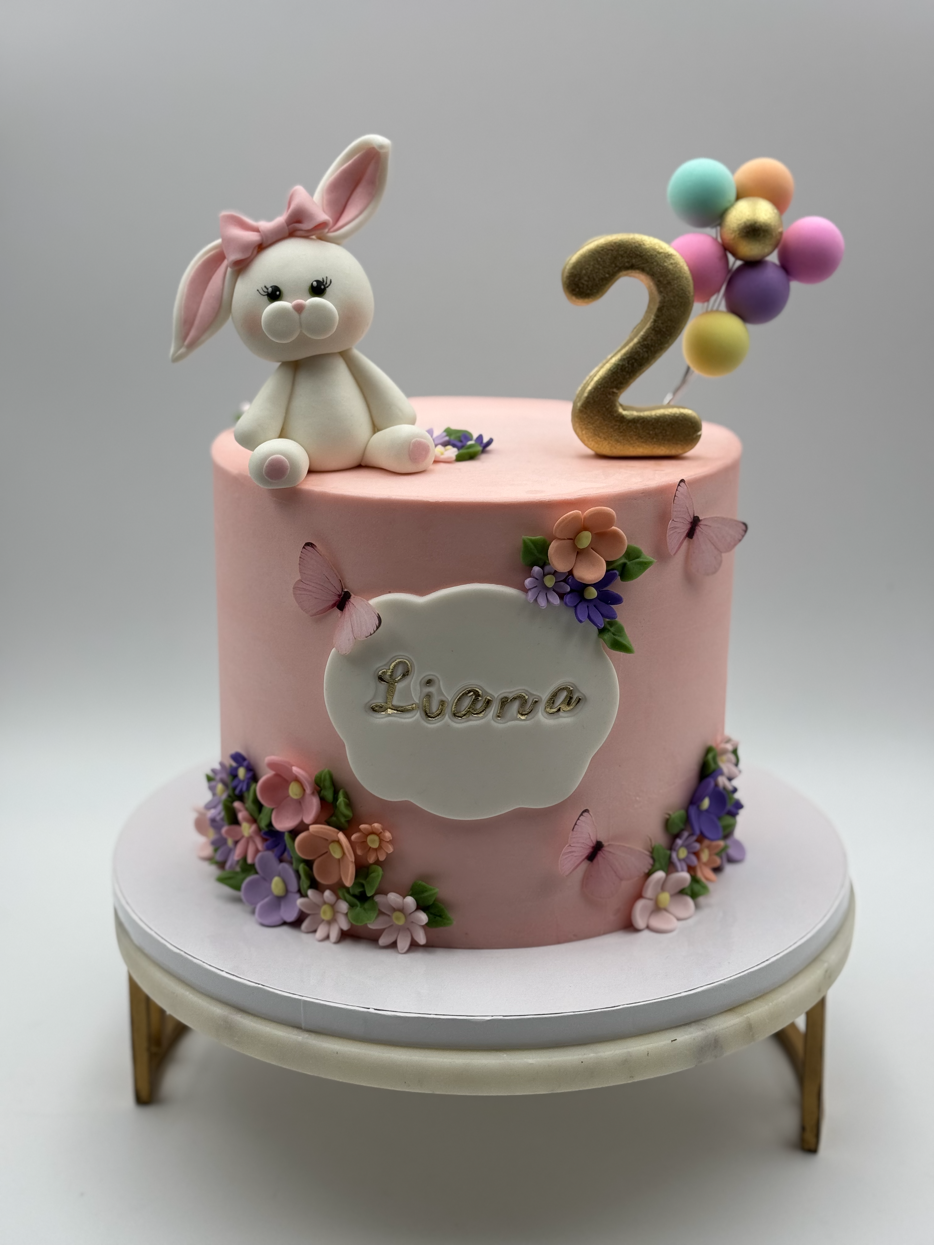 Custom Cake 02